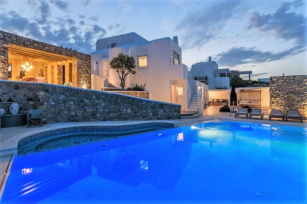 Luxuriöse Villa mit Meerblick in Ornos Mykonos - Eine Investitionsmöglichkeit